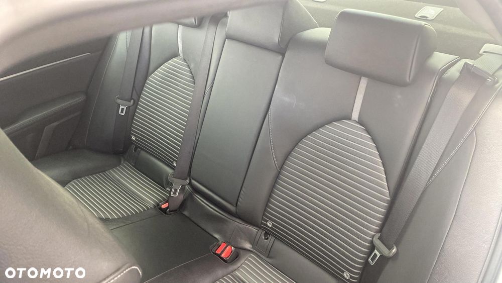 Toyota Camry 2.5 Hybrid Prestige CVT - 13