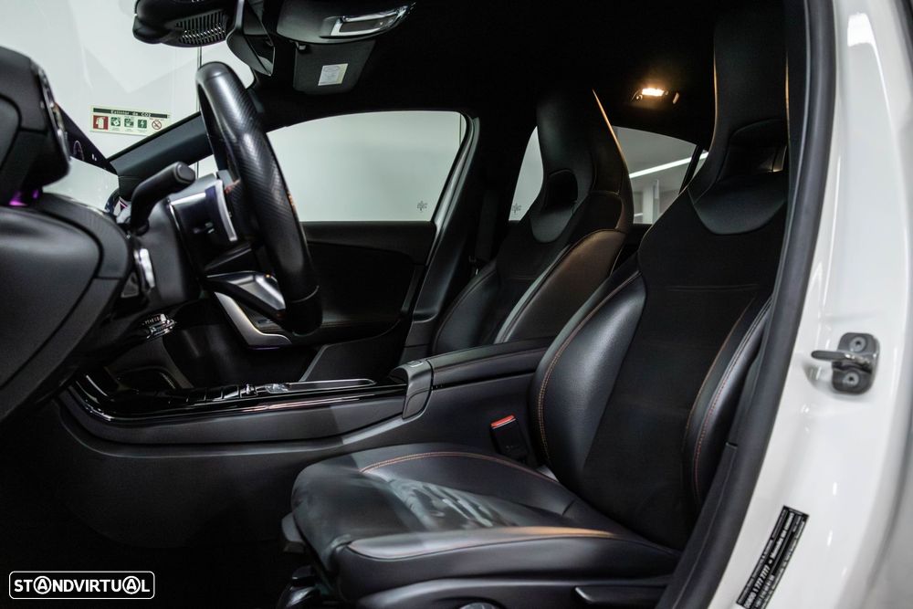 Mercedes-Benz A 250 e AMG Line - 21