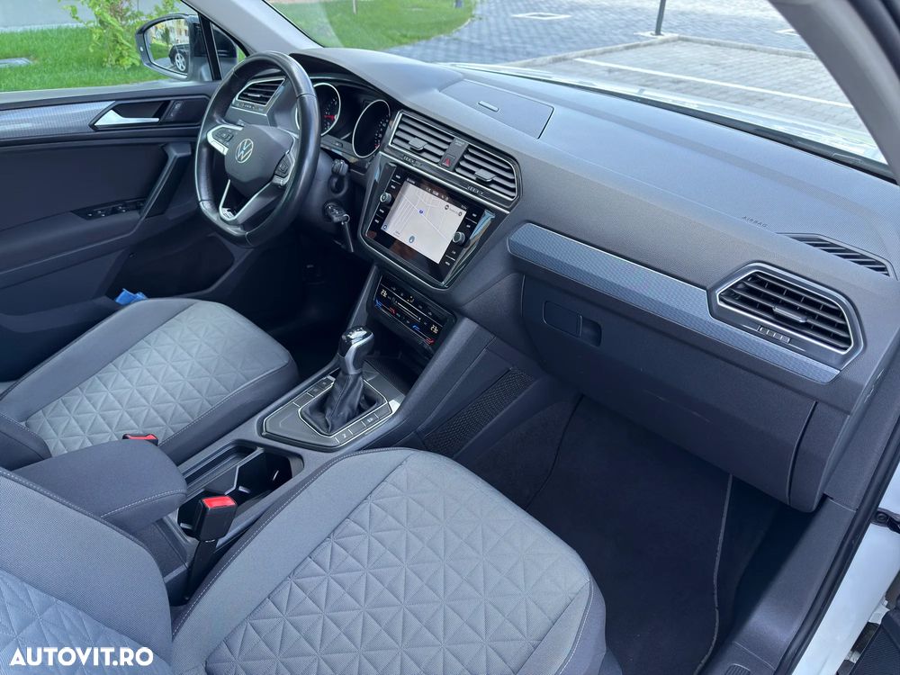 Volkswagen Tiguan - 11