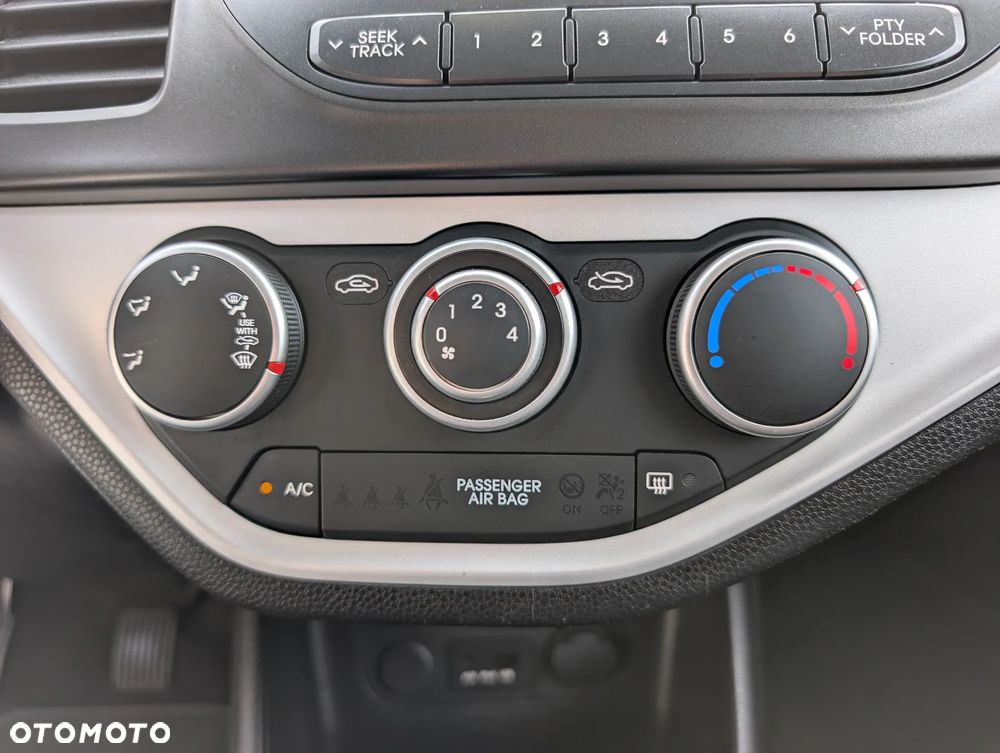 Kia Picanto 1.0 Fifa World Cup Edition - 18