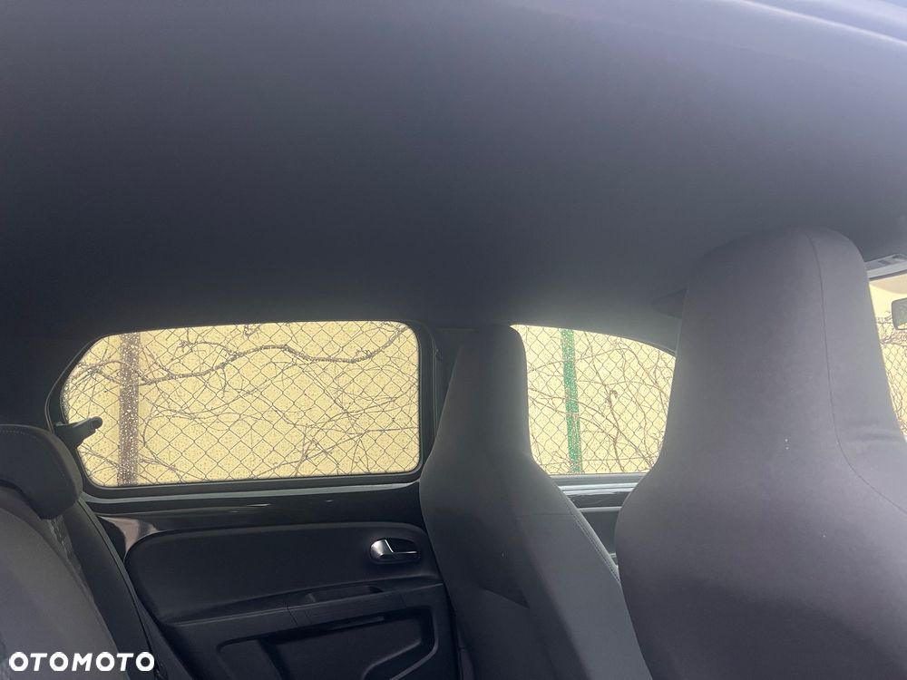 Volkswagen up! club - 12