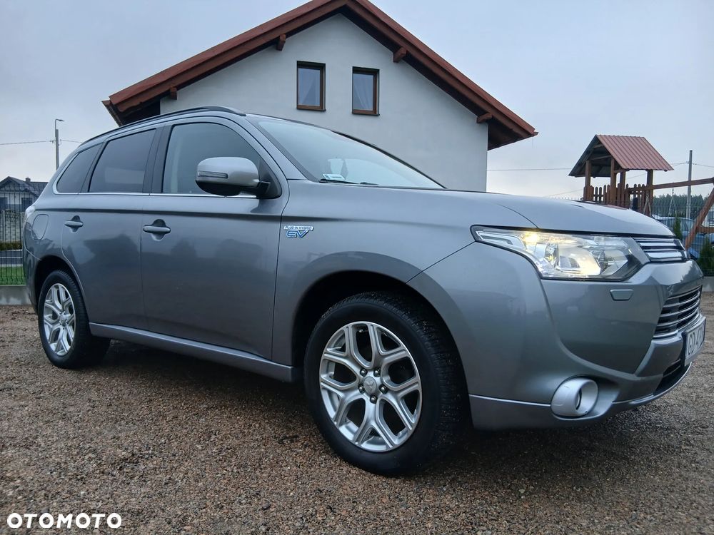 Mitsubishi Outlander - 4