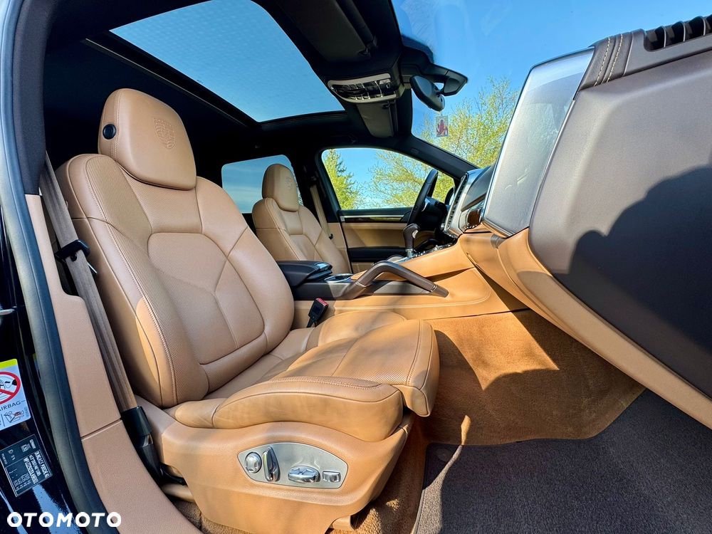 Porsche Cayenne - 14