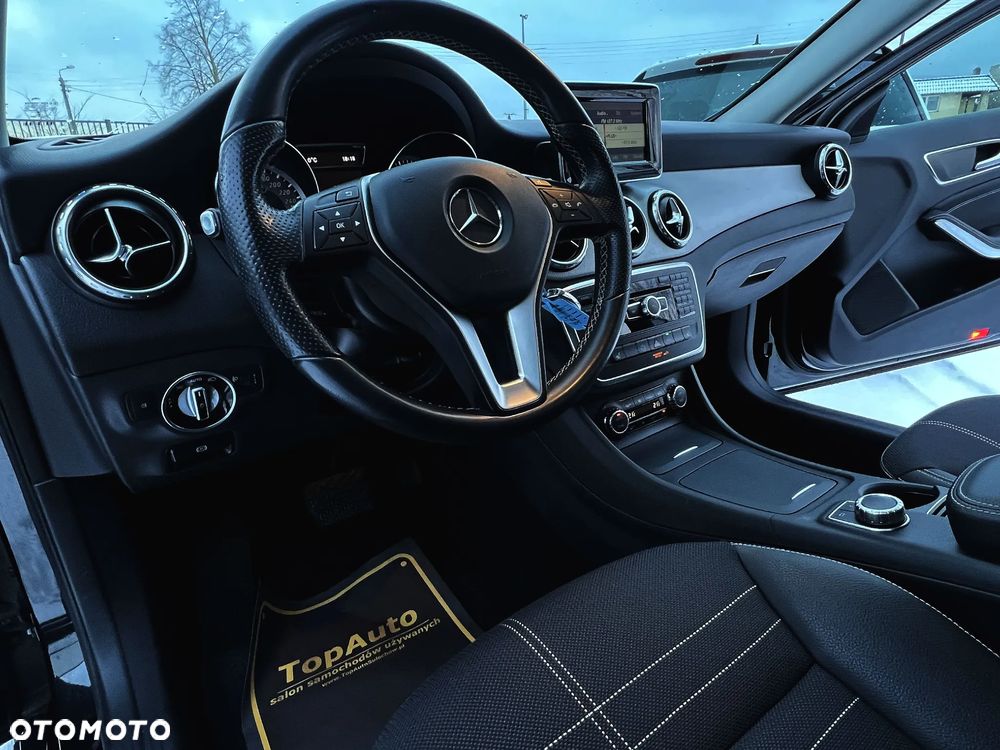 Mercedes-Benz GLA 200 7G-DCT Style - 20