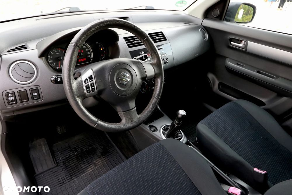 Suzuki Swift 1.3 Sunlight Edition - 6