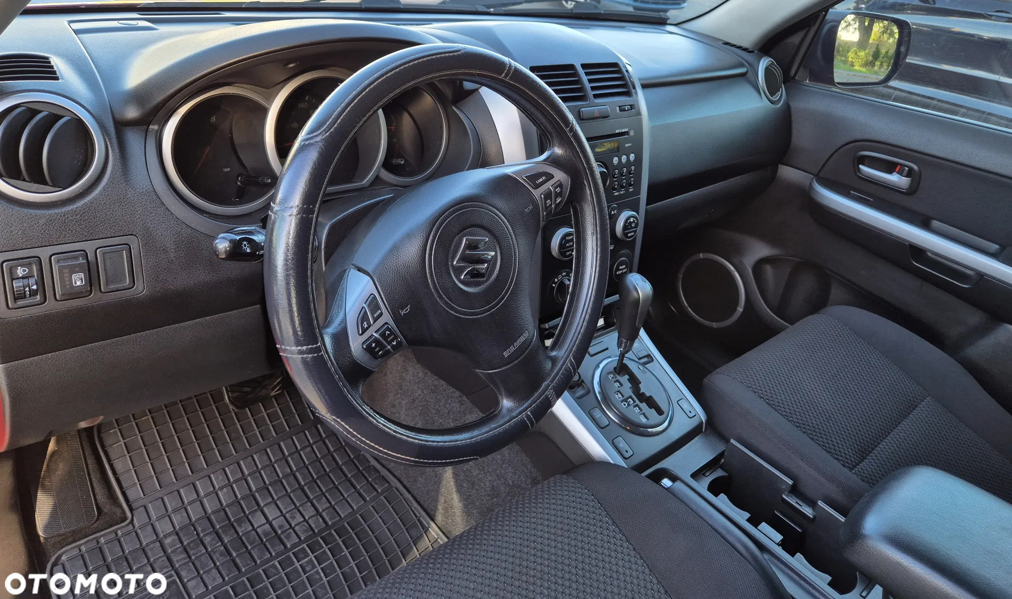 Suzuki Grand Vitara 2.4 De Luxe - 15