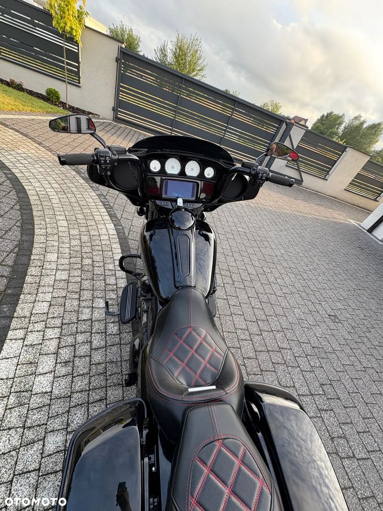 Harley-Davidson Touring Street Glide - 12