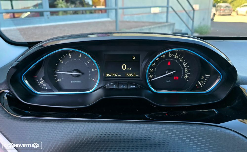 Peugeot 2008 PureTech 110 GPF Stop&Start EAT6 Allure - 11