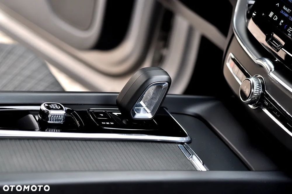 Volvo XC 60 B4 D Geartronic Momentum Pro - 28