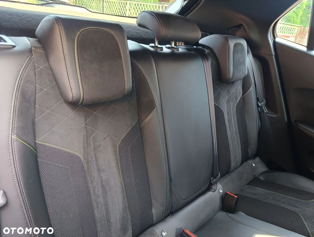 Peugeot 2008 PureTech 155 EAT8 GT - 13