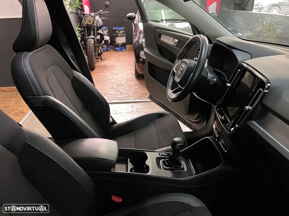 Volvo XC 40 2.0 D3 Momentum Plus - 26