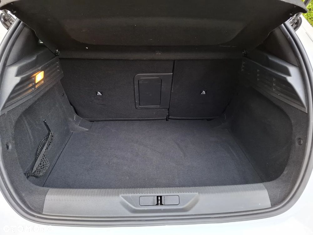 Peugeot 308 BlueHDi 130 EAT8 Allure - 15