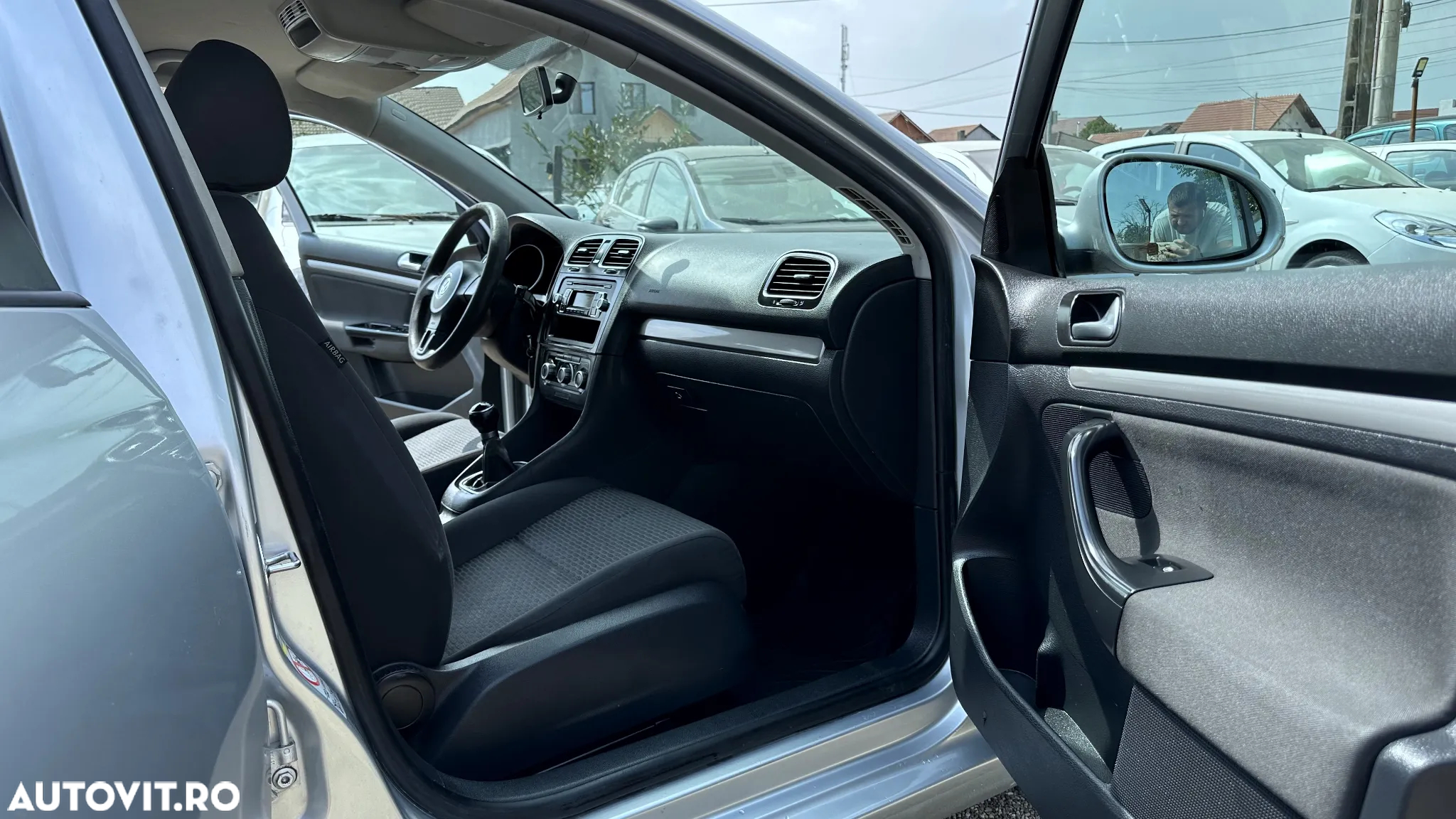 Volkswagen Golf 1.6 TDI BMT Comfortline - 22