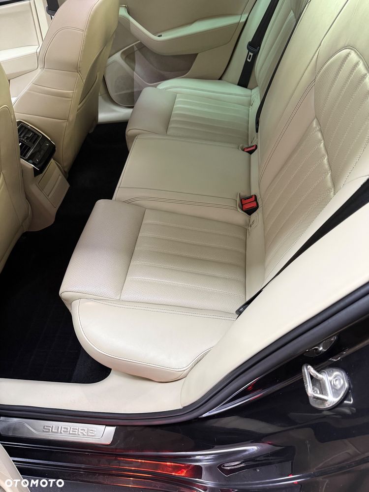 Skoda Superb 2.0 TSI L&K DSG - 13