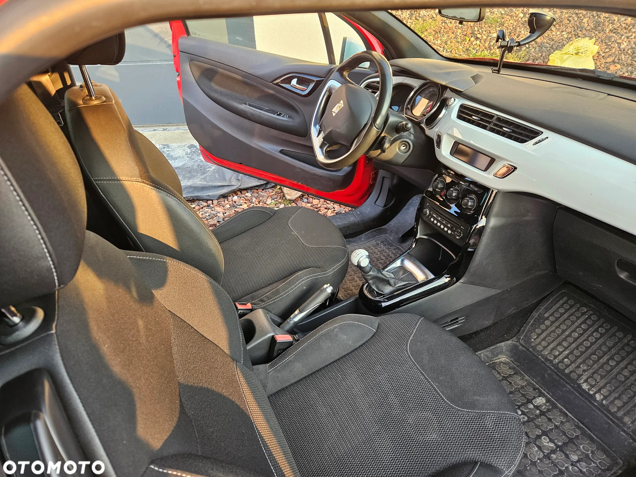 Citroën DS3 1.6 VTi SoChic - 3