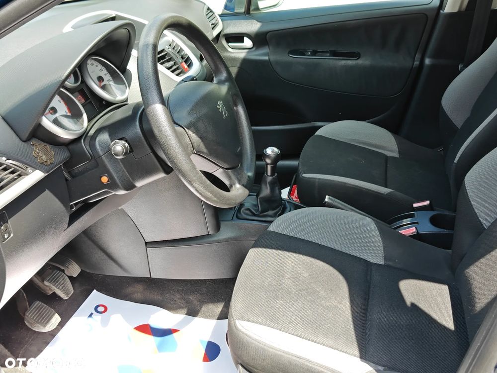 Peugeot 207 1.6 HDi - 10
