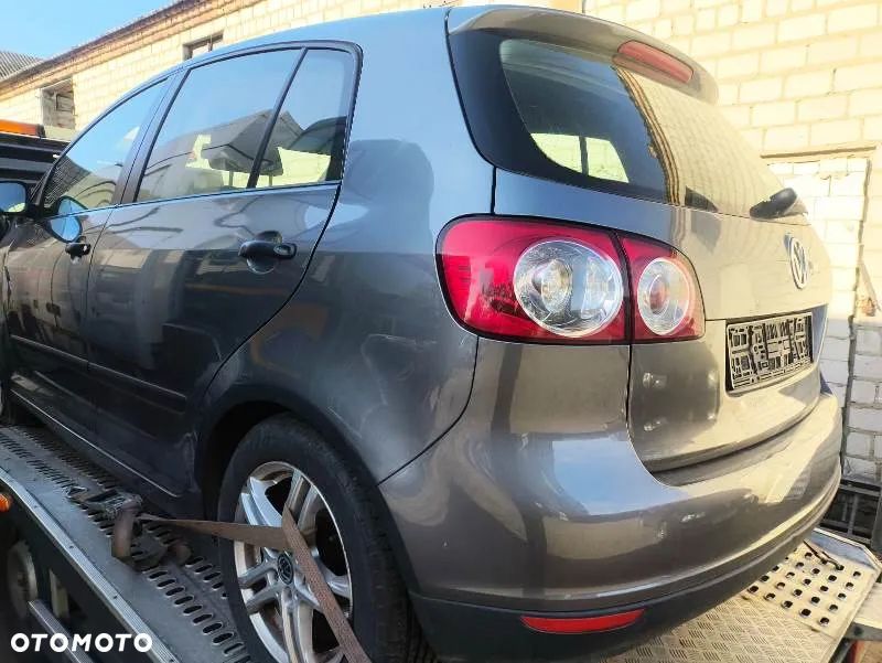 Zderzak tył Golf 5+ Plus V lak. LA7T - 1