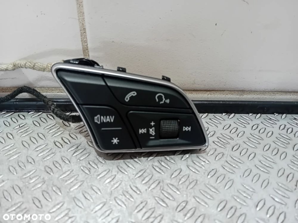 sterowanie multifunkcja prawa kierownicy Audi Q2 2018 81A951523 - 1