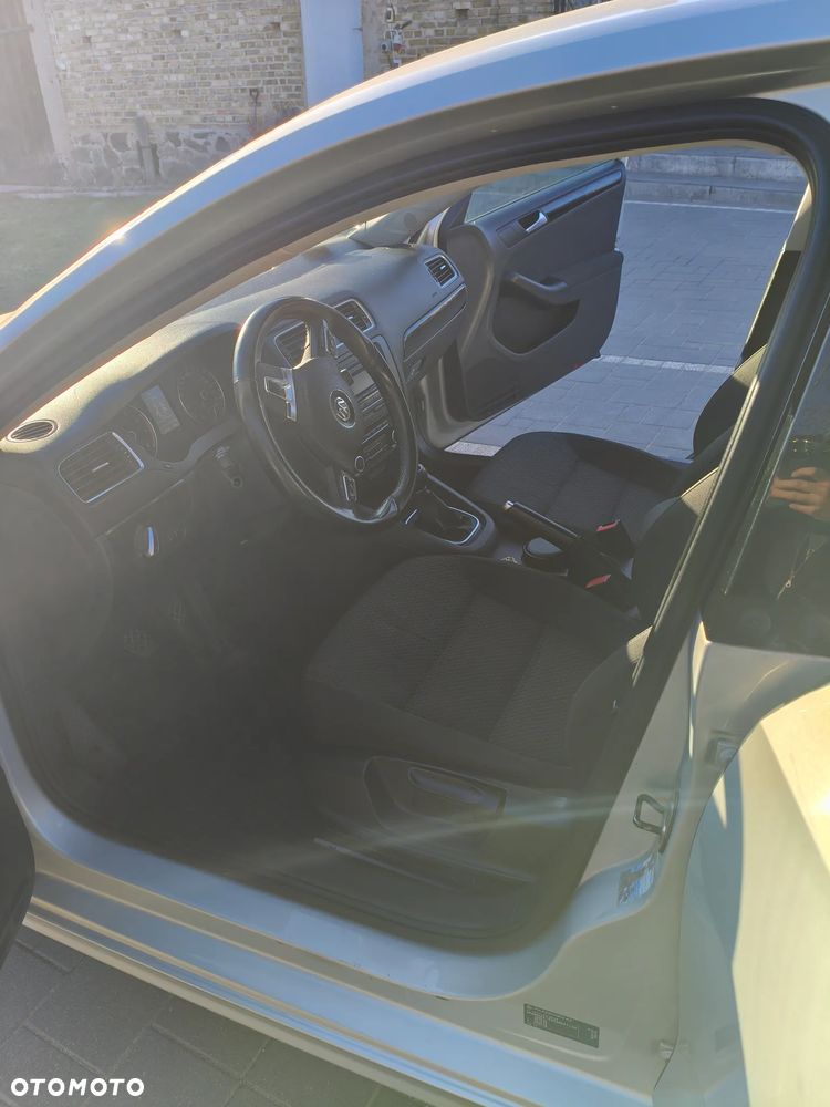 Volkswagen Jetta 1.2 TSI Comfortline - 6