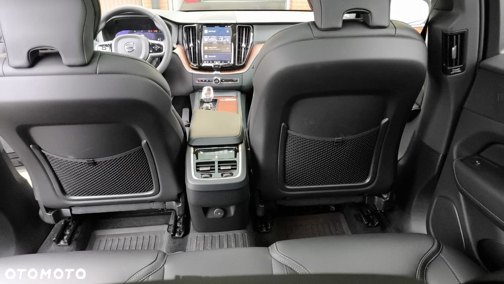 Volvo XC 60 B5 B AWD Ultimate Dark - 9