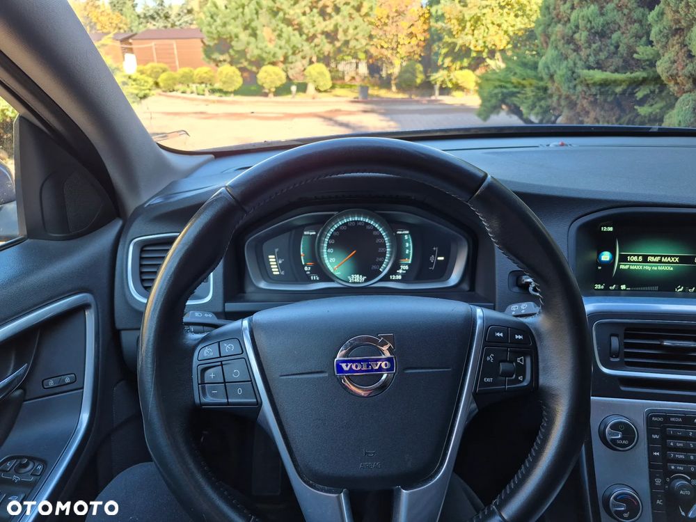 Volvo V60 D3 Drive-E Ocean Race - 11