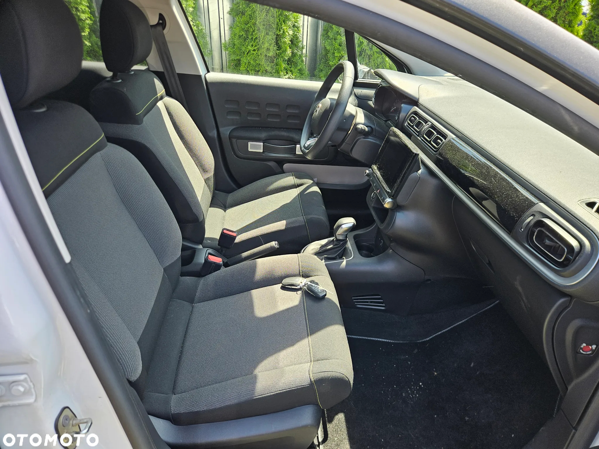 Citroën C3 1.2 PureTech Shine EAT6 - 12
