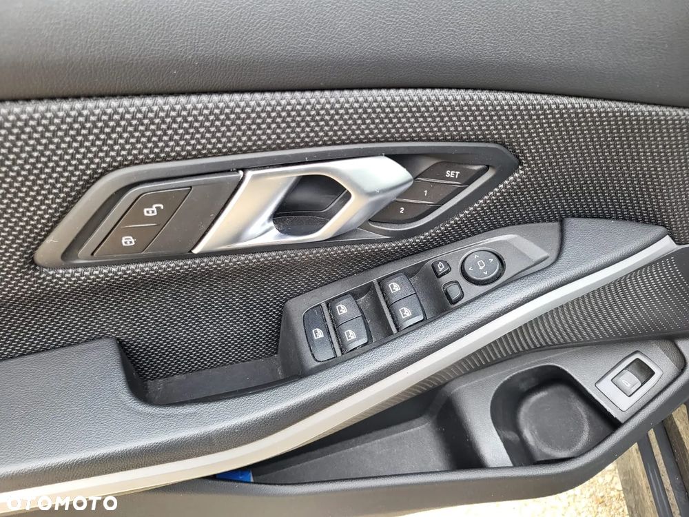 BMW Seria 3 - 24