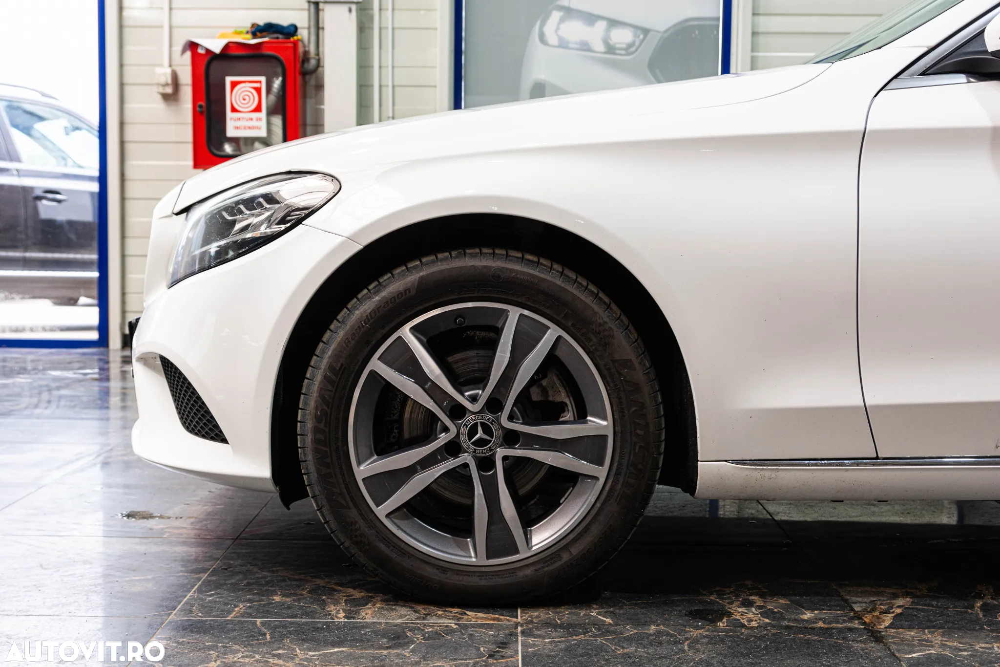 Mercedes-Benz C 220 d 4Matic 9G-TRONIC Avantgarde - 9