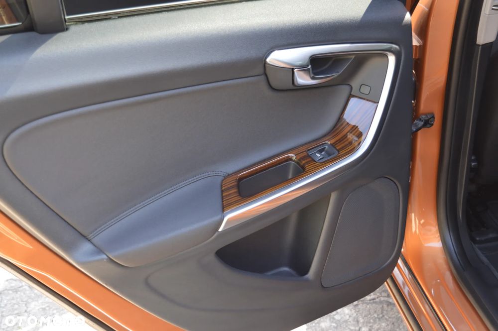 Volvo S60 D3 Momentum - 16