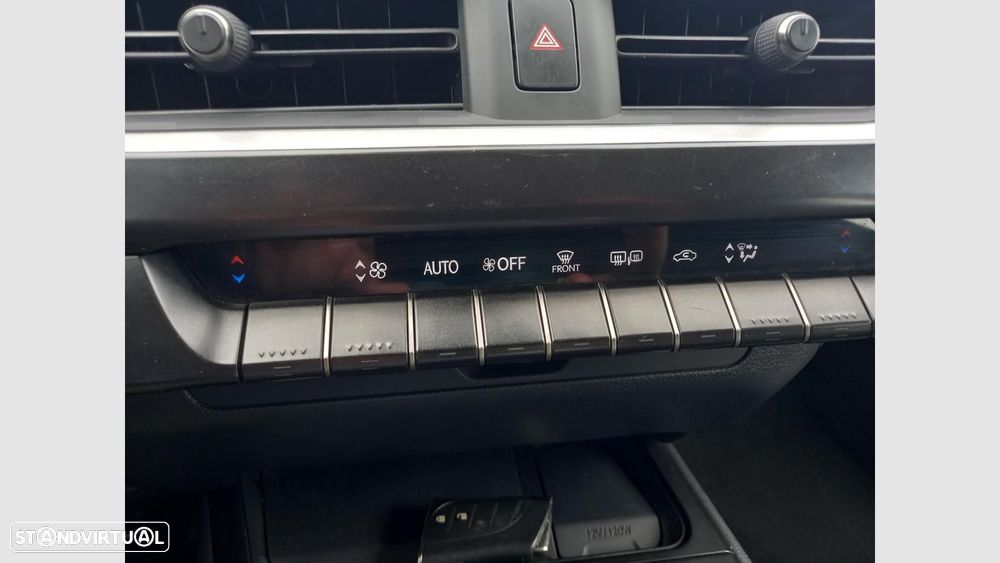 Lexus UX 250h - 16