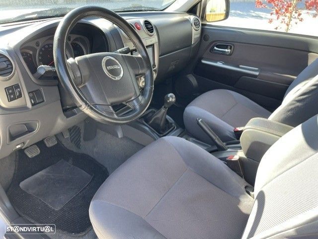 Isuzu D-Max 2.5 DTi CD 2WD LS CM - 4