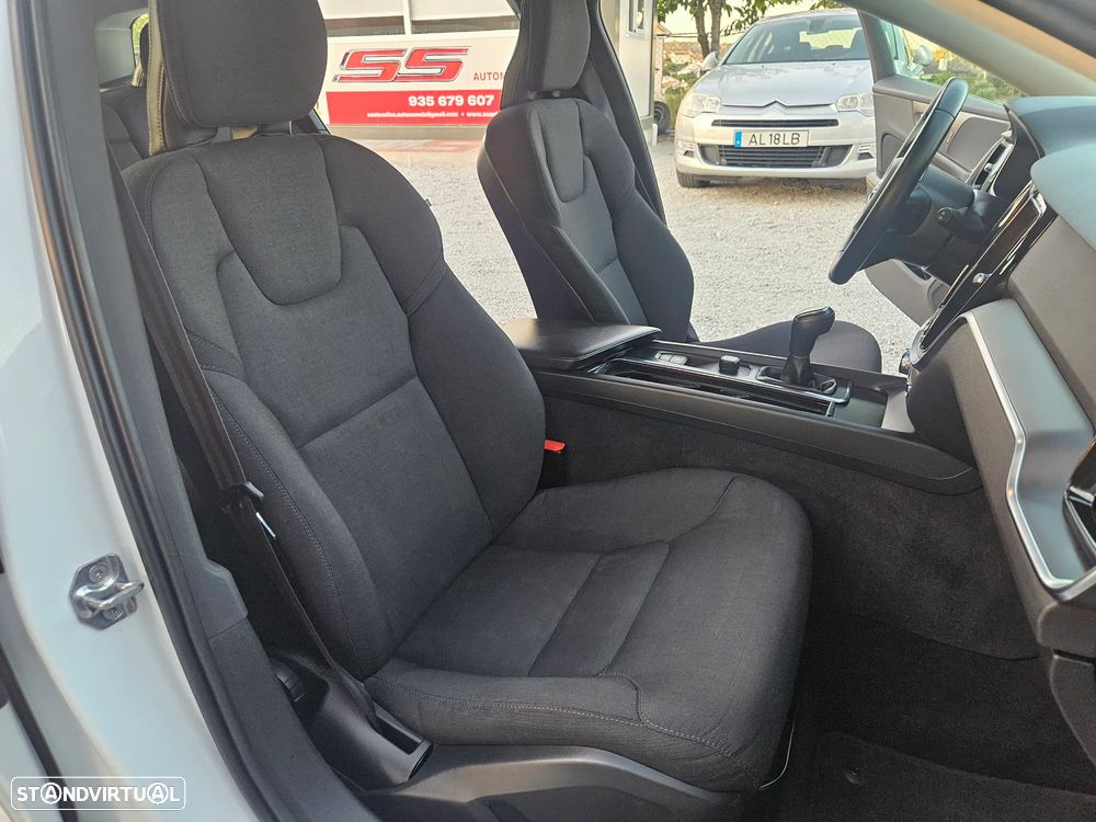 Volvo V60 2.0 D3 Momentum - 12
