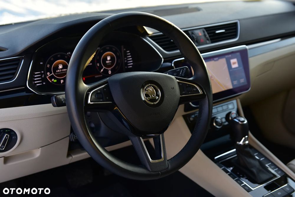 Skoda Superb 2.0 TDI SCR 4x4 L&K DSG - 9