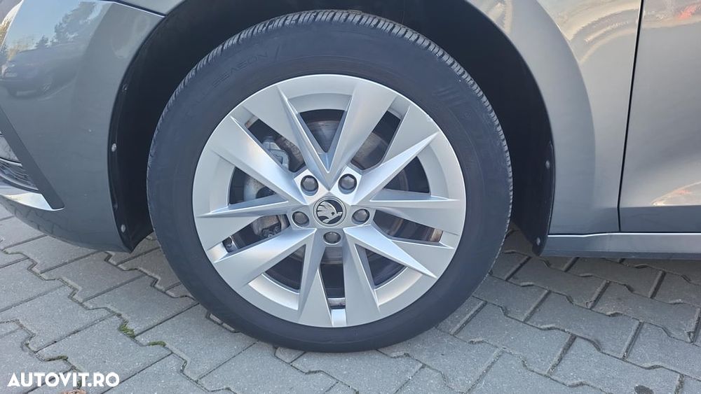 Skoda Octavia Combi 2.0 TDI DSG Style - 21