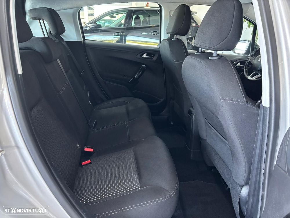 Peugeot 208 1.6 BlueHDi Style - 8