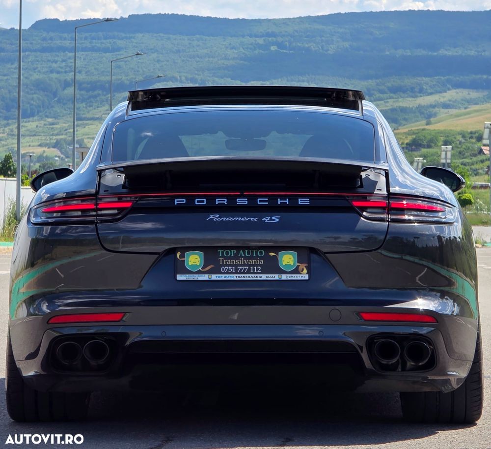Porsche Panamera 4S - 4