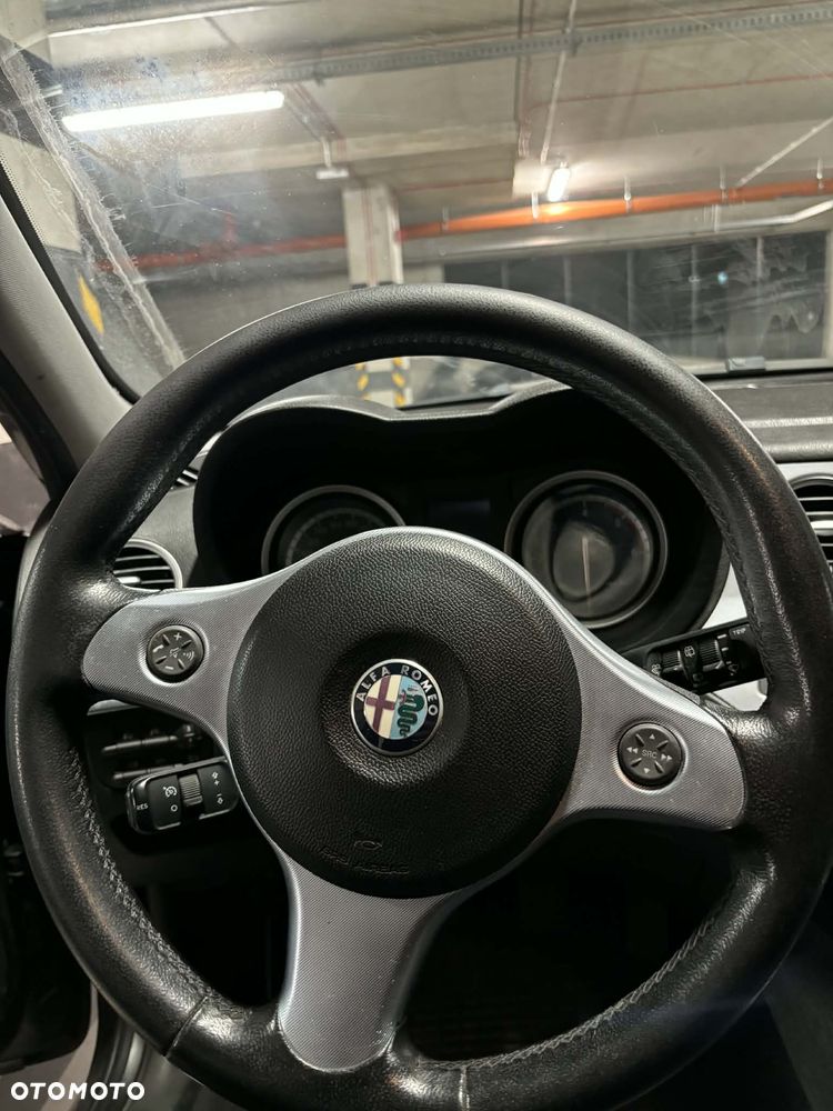 Alfa Romeo 159 1.9 JTDM 16V DPF - 14