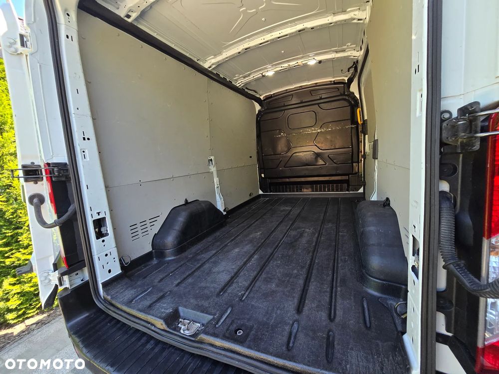 Ford TRANSIT EcoBlue Hybrid - 31