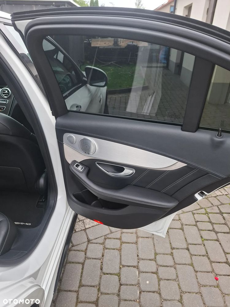 Mercedes-Benz C-Class 2016 photo 3