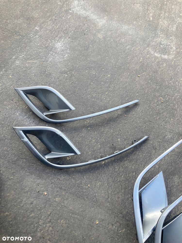 RENAULT Megane IV 4 GT lewa kratka ZDERZAKA  przedniego KRATKA halogenu W ZDERZAK  przedni  listwa halogen zaślepka - 1