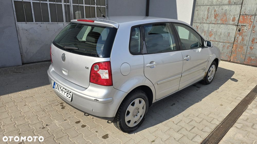 Volkswagen Polo 1.4 16V Comfortline - 2