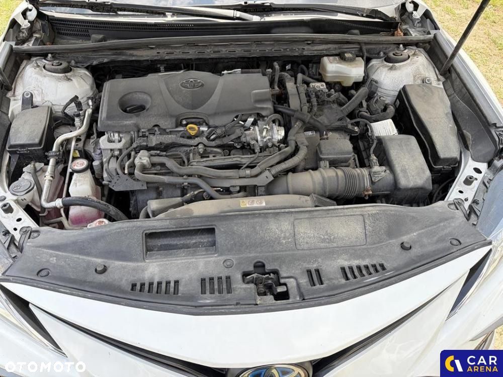 Toyota Camry - 12