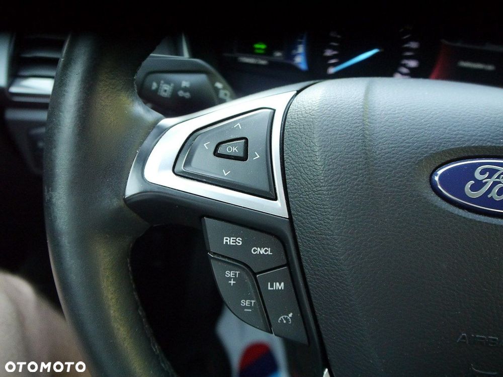 Ford Mondeo - 33