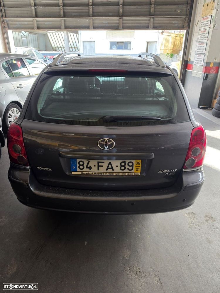 Toyota Avensis SW 2.0 D-4D - 17