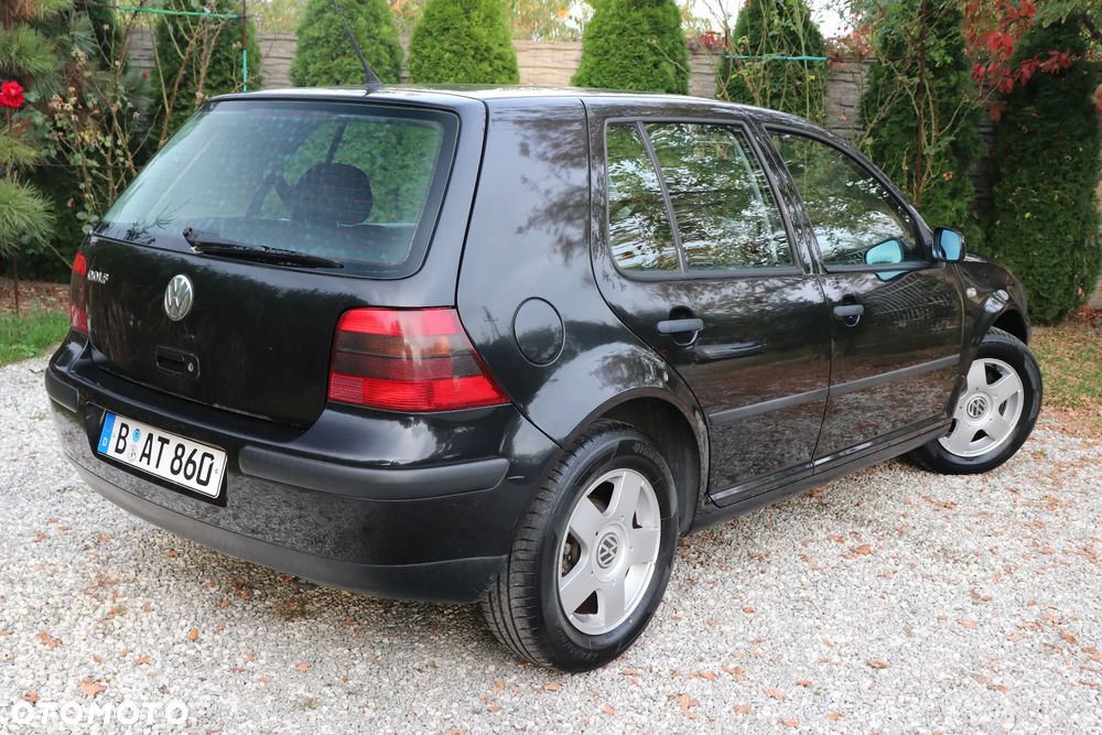 Volkswagen Golf - 5