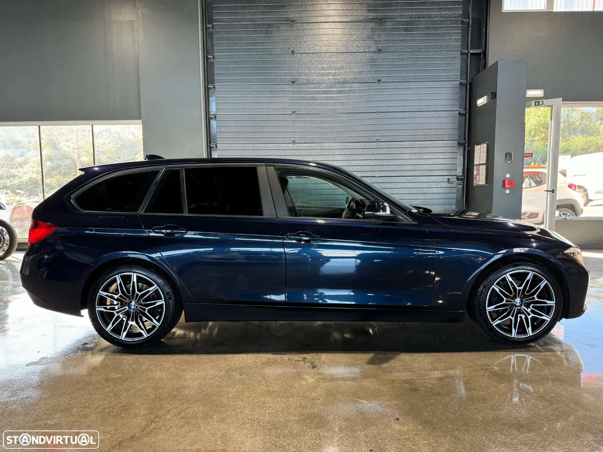 BMW 318 d Touring Line Sport - 11