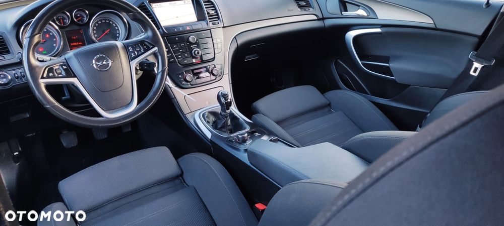 Opel Insignia 1.8 - 12