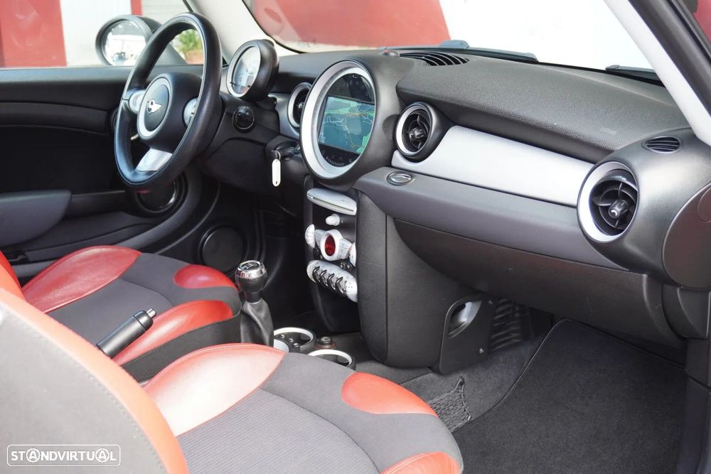 MINI 3 Portas Cooper D - 16