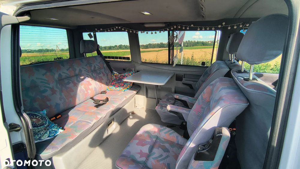 Volkswagen Multivan - 25