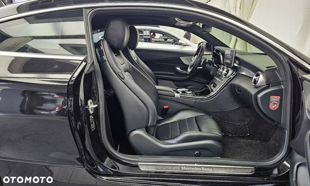 Mercedes-Benz Klasa C 200 9G-TRONIC AMG Line - 10